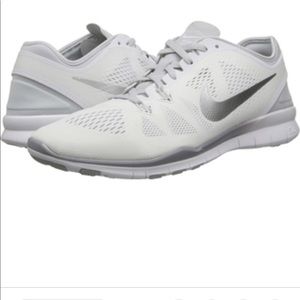 Nike free trainer 5